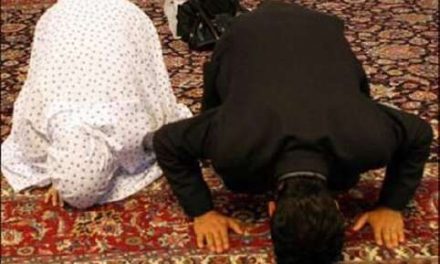 تقدم مرد بر زن در نماز