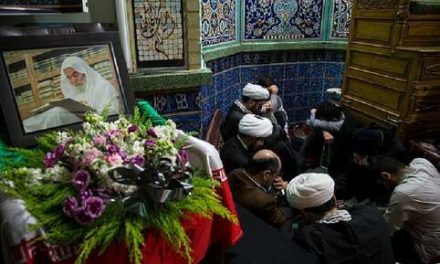 مجلس سوگواری در مسجد