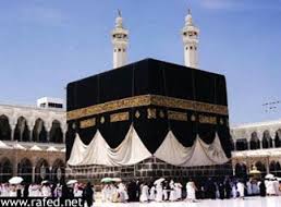 هديه دادن حج به مادر و تعلق خمس به آن